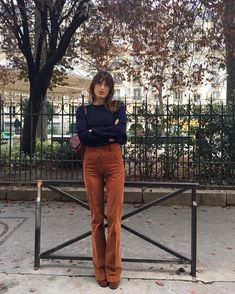 15 French Wardrobe Essentials for Your Closet | French Style Jeanne Damas Style, Diy Outfits, Instagram Feeds, Look Retro