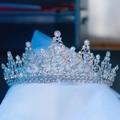 Quince Crown, Cinderella Quinceanera, Crown Bridal Hair, Quinceanera Themes Dresses, Quinceanera Crown