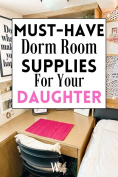 I LOVE this guide. She is a current college student and actually tells you what you will need to bring College Dorm Necessities, College Dorm List, College Dorm Diy, Dorm Room Supplies, College Dorm Room Organization, College Survival Kit, Dorm Necessities, Dorm Headboard, College Dorm Room Inspiration