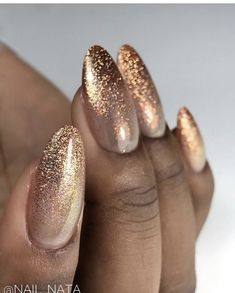 Gold Holiday Nails, Nye Nails, New Years Nails, Gold Nail Designs, Gold Glitter Nails, Nail Art Glitter