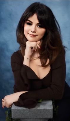 Selena Gomez Selena Gomez Bangs, Kelly Clarkson Show, Selena Gomez Hair, Selena Gomez Cute, Selena Gomez Photos, Selena Gomez Pictures, Haircut Designs, Kelly Clarkson, Pixie Haircut