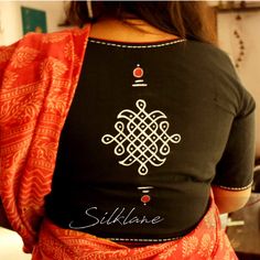 Silklane - Hand painted blouse with kolam design and kantha work Hand Painted Blouse, Painted Blouse, Black Blouse Designs, Choli Blouse Design, Kolam Design, Traditional Blouse Designs, Blouse Embroidery, Sari Blouse Designs