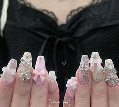 Xiaohongshu coquette nails Perfect Nails, Girly Outfits, Stylish Nails, Cute Nails, Nail Inspo, Acrylic Nails