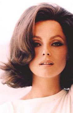 Virna Lisi, 60s Look, Italian Actress, Italian Beauty, Rita Hayworth