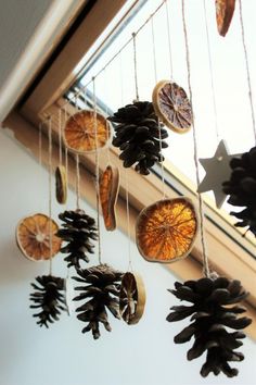 x-mas decor Christmas decor 2022 best trends ideas tree ball Julkransar Diy, 2023 Thanksgiving, House Themes, Wedding Tree, Natural Christmas Decor, Autumn Decorating, Christmas Town, Navidad Diy