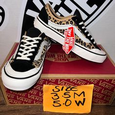 Brand New Authentic Vans With Box And Stickers Attached Same Day Shipping 100% Original Vans Brown, Low Top Vans, Vans Skateboard, Vans Hi, Old Skool Black, Authentic Vans, Top Sneakers Women, Black And White Sneakers, Shoes Vans