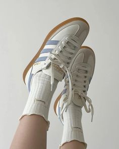 Adidas Handball Spezial, Adidas Handball, Trendy Shoes Sneakers, Cinderella Shoes, Aesthetic Shoes, Cute Everyday Outfits