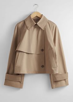 Short Trench Coat Jacket - Beige - Trenchcoats - & Other Stories US Trenchcoat Outfit, Louis Vuitton Taschen, Short Trench Coat, Trench Coat Outfit, Fashion Story, London Fashion Week, Affordable Fashion