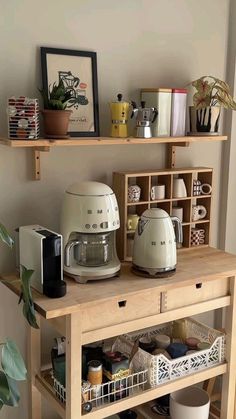 Aesthetic Mini Kitchen, Coffee Corner Home Ideas, Kitchen Island Small Apartment, Small Kitchen Coffee Bar Ideas, Home Coffee Corner Ideas, Coffee Bar In Apartment, Coffee Corner Inspiration, Apartment Coffee Bar Ideas, Cozy Coffee Bar Inspiration