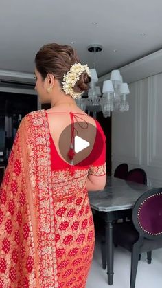 Hair Bun With Saree Hairstyles, Bun Look With Saree, Hair Buns With Saree, Bun On Saree Hairstyles, Hair Do For Saree, Bun Haïr Style For Saree, Messy Hair Styles For Wedding, Messy Hair Braid, Buns Hairstyles For Wedding