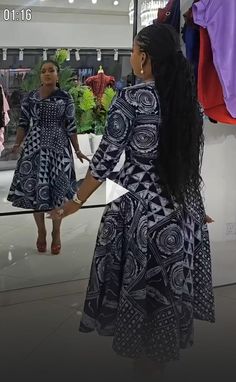 ▷ ▷ beauty reveillon!! Classy Short Dresses, Modest Dresses Fashion, African Fabric Dress, African Print Dress Ankara, Short African Dresses, Best African Dresses, African Print Dress Designs, African Maxi Dresses, African Fashion Traditional