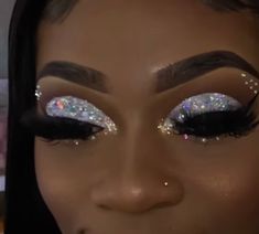 Glitter Make Up Looks For Black Women, Full Glam Makeup Looks Black Women Glitter, Glitter Glam Makeup For Black Women, Glitter Prom Makeup, Makeup Ideas Prom, Eye Makeup Prom, Glitter Glam Makeup