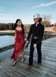 Cowboy Prom Outfit, Country Boy Prom Outfit, Country Prom Couples, Western Prom Photos, Western Prom Outfits For Guys, Western Prom Outfits, Western Prom Couple, Country Prom Outfits For Guys, Prom Country