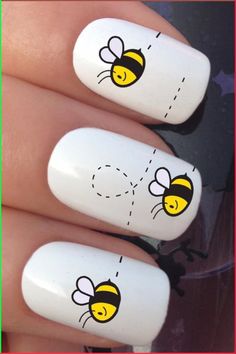 Looking for nail designs that are both fashionable and practical? Dive into our idee unghie corte collection and discover trendy designs that are perfect for everyday wear.\n Water Nail Art, Nail Art Cute, Bee Nails, Yellow Nail Art, Yellow Nail, Animal Nail Art, Buzzy Bee, Nail Art Set, Bee Honey