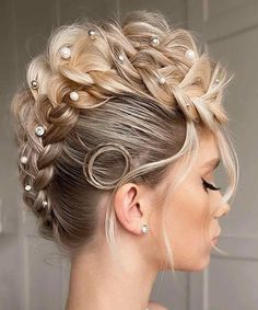 Dramatic Updo Hairstyles, Skills Usa Cosmetology Updo, Crazy Updos, Pin Up Wedding Hair, Flower In Hair, Long Hair Updo, Peinados Fáciles Para Cabello Corto, Penteado Cabelo Curto, Hairdo For Long Hair