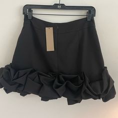 Short Ruffle Skirt Zipper In Back. New Never Worn Sorority Work Week, Short Ruffle Skirt, Skirt Zipper, Ruffle Skirt, Passion For Fashion, Womens Skirt, Zipper, Skirt, Women Shopping