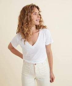 V-Neck Tee in White – Marine Layer Chic White V-neck T-shirt, Chic V-neck T-shirt For Everyday, Long Shaggy Haircuts, Long Shaggy, Shaggy Haircuts, France Trip, Mini Clothes, Marine Layer, Belted Shorts