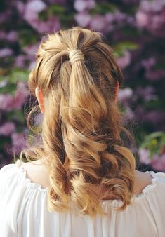 Beach Wedding Hairstyles: The Best & Trending Relaxed Looks for 2024 Hot Air Brush, Brush Design, Oval Brush, Hair Damage, Air Brush, About Hair