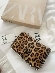 Girly Boss, Stylish School Bags, My Style Bags, Fall Mood Board, Leopard Fashion, Dream Gift, Fancy Bags, Stockholm Fashion