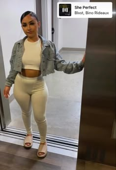 Baddie Outfits With Leggings, College Baddie Outfits, Baddie Leggings Outfit, Yeezy Outfit Women, Yeezy Outfit, Curvy Women Jeans, Swag Outfits For Girls, Pretty Girl Outfits, Cute Swag Outfits