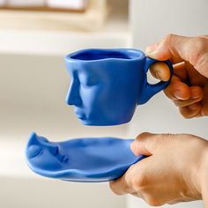 Creative Thinker Ceramic Coffee Mug With Saucer Set | Yedwo Touching Face, Coffee Cups Unique, Couple Coffee, Couples Coffee Mugs, Coffee Games, Cement Crafts, Ceramic Tea Cup, Face Mug, Birthday Cup