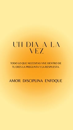 an image of the back cover of a book with spanish writing on it and a yellow background