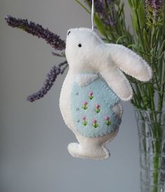 Felt Bunny Ornament, Easter Bunny, Easter Decor Embroidered - Etsy Felt Crafts Diy, Easter Bunny Crafts, Felt Bunny, Sewing Stuffed Animals, Felt Pattern