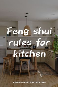 Feng shui rules for kitchen Feng Shui Kitchen Layout, Feng Shui House Layout, Feng Shui Layout, Backsplash Ideas Kitchen, Small Kitchen Ideas Layout, Feng Shui Interior, Zen Kitchen, Cabinet Color Ideas