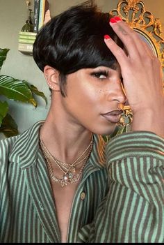 Pixie Hairstyles 90s, Bowl Cut Black Women, Short Hair On Black Women, 90s Pixie Cut Black Women, Pixie Cuts For Black Women, Bald Baddie, Pixie Haircut Black Women, Pixie Haircut For Black Women, Pixie Cut Black Women