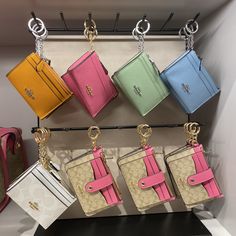 Coach Id Holder, Coach 2023, Cute Card Holder, Coach Card Holder, Card Holder Keychain, Coach Wallets, Purse Essentials