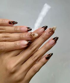 Fall Acrylic Nail Designs Almond, Brown Theme Nails, Brown Gold Nails Design, Sade Nails Art, Kayli Boyle Nails, Nail Inspo Almond Fall, Brown And Gold Acrylic Nails, Almond Nails Designs Brown, Cute Gel Nails For Fall