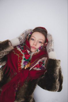 Moonshadow Elves, Layering Street Style, Russian Traditional Clothing, European Aesthetic, Head Scarf Styles, Winter Photos