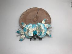 Beautiful handmade Hair Comb with white-blue silk flowers.  Caution: Keep away from any kind of water or oil. The flower hairpin has long been a favorite decoration, carefully preserved since ancient times.  However, the flowers are fleeting, subject to seasonal restrictions and rapid decline. Thus, noblewomen of ancient times craved timeless floral accessories, which led to the creation of handmade Rong Hua. The term "Rong Hua", reminiscent of the Chinese word for velvet flower, embodies the co Intangible Cultural Heritage, Flower Hairpin, Velvet Flower, Velvet Flowers, Flower Hair Pin, Floral Accessories, Chinese Traditional, Hair Ornaments, Ancient Times