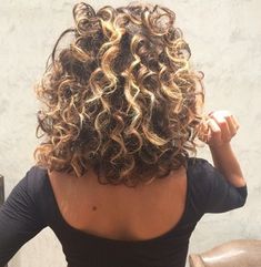 Permed Hair Medium Length, Loose Curl Perm, Loose Perm, Short Permed Hair, Big Curls, Curly Hair Inspiration, Gwen Stefani