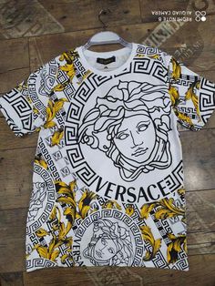 Louis Vuitton Hoodie, Versace Clothes, Summer Swag Outfits, Summer Swag, Sneaker Match Tees, Workout Sweatshirt, Gianni Versace, Edgy Outfits, Swag Outfits