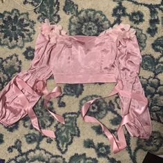 Size Small Never Worn!! Thrift Inspo, Off The Shoulder Top, Shoulder Top, Pink Ladies, Off The Shoulder, Personal Style, Top Blouse, Blouses, Womens Tops