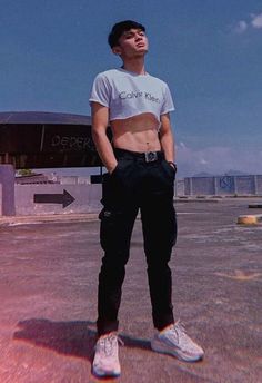 Guys Crop Tops Outfit, Crop Tops Guys, Guys With Crop Tops, Men In Crop Tops Aesthetic, Gay Male Fashion, Hot Male Outfits, Men Crop Top Outfit