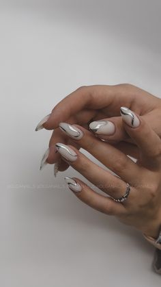 Minimal Nails, Casual Nails, Trendy Nail Design, Short Acrylic Nails Designs, In Construction, Neutral Nails, Minimalist Nails, Manicure Y Pedicure, Fire Nails