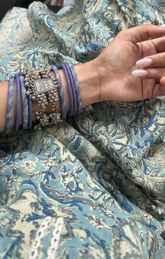 Chaand Baaliyan, Lac Bangles, Aesthetic Indian, Bollywood Bridal, Trendy Outfits Indian, Boho Bangle, Desi Fashion Casual