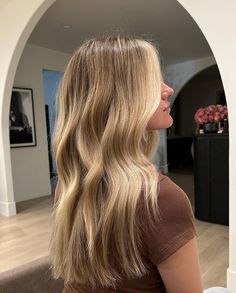 Back To Blonde, Garage Door Ideas, Winter Hair Trends, Warm Blonde Hair, Dark Blonde Hair