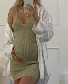 Trendy Maternity Outfits, Pregnancy Looks, Stylish Maternity