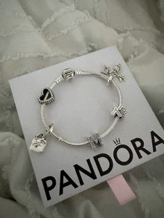 Pandora Charm Bracelet Aesthetic, Pandora Bracelet Ideas, Pandora Bracelet Silver, Pandora Bracelet Charms Ideas, Xoxo Jewelry, Girly Bracelets, Pandora Bracelet Designs, Dope Jewelry Accessories, Wrist Jewelry