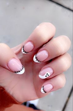 Stitch French Tip Nails, Halloween Nail Designs With Ghosts, Short Cute Nails Halloween, Short Halloween French Tip Nails, Halloween Nail Designs On Natural Nails, French Nail Halloween, Cute Nail Ideas For Halloween, Nail Art Short Nails Halloween, Almond Nails For Halloween