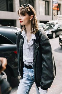 Street Style New York, Jean Jacket Outfits, Look Plus Size, Leather Jacket Outfits, Mode Casual, Looks Street Style, Street Style Trends, Moda Vintage, Mode Inspo