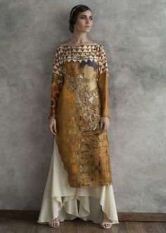 Klimt Inspired, Embroidered Pants, Green Stones, Simple Pakistani Dresses, Ethnic Outfits, Dress Indian Style, Embroidered Neckline, Layered Necklace, Designer Suits