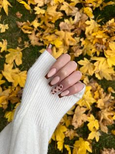 nails brown heart leaves autumn fall Cute Nails Acrylic Coffin Fall, Autumn Nails Coffin, Autumn Acrylic Nails Coffin, Fall Nail Inspiration Acrylic, Autumn Nails 2022, Autumn Nail Inspo, Cute Fall Nail Inspo, Fall Autumn Nails, Biab Nails