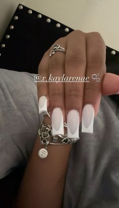 Nail For Cruise, Basic Nail Ideas Square, Nail With Charms, Short Acrylic Nails With Initials, White Classy Nails, White Short Acrylic Nails, Classy Square Nails, Nails And Rings