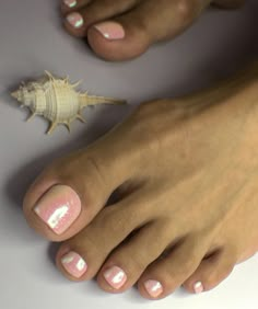 Pedicure Ideas Summer 2023 Classy, Leg Nails Summer, Leg Nails Design Summer, Pedicure Trends 2023, Vacation Pedicure Ideas, Beach Toenails, Vacation Pedicure, Nail Paint Colors, Pedicure Ideas Summer