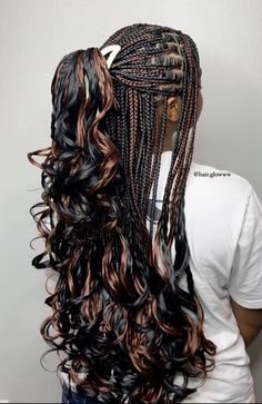 black and brown french curl braids chocolate Curly Individual Braids, Teen Braids Hairstyles Black, French Curl Braids With Color, French Curl Braids Style Ideas, Cute Braids Colors, French Curl Braids Color, French Curl Braid Hairstyles, Black Braids French Curls, Braids With French Curls At The End