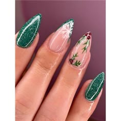 This 24-Piece False Nail Set Features A Festive Christmas Design With Rich Green Nails Accented By Glittery French Tips And Delicate Snowflakes. The Chic, Seasonal Look Is Easy To Apply And Provides A Flawless Fit, Making These Nails The Perfect Way To Add Holiday Sparkle To Any Occasion. Holiday Chrome Nails, Ombre Chrome, Chrome Pink, Skull Love, Scary Skull, Snowflake Nails, Blue Nail